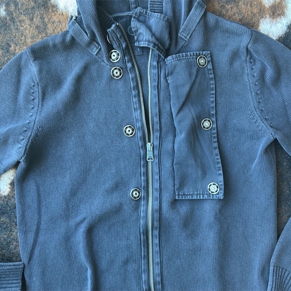 Authentic Calvin Klein sweater with a built-in hoodie, made from 100% cotton - Picture 4 of 6